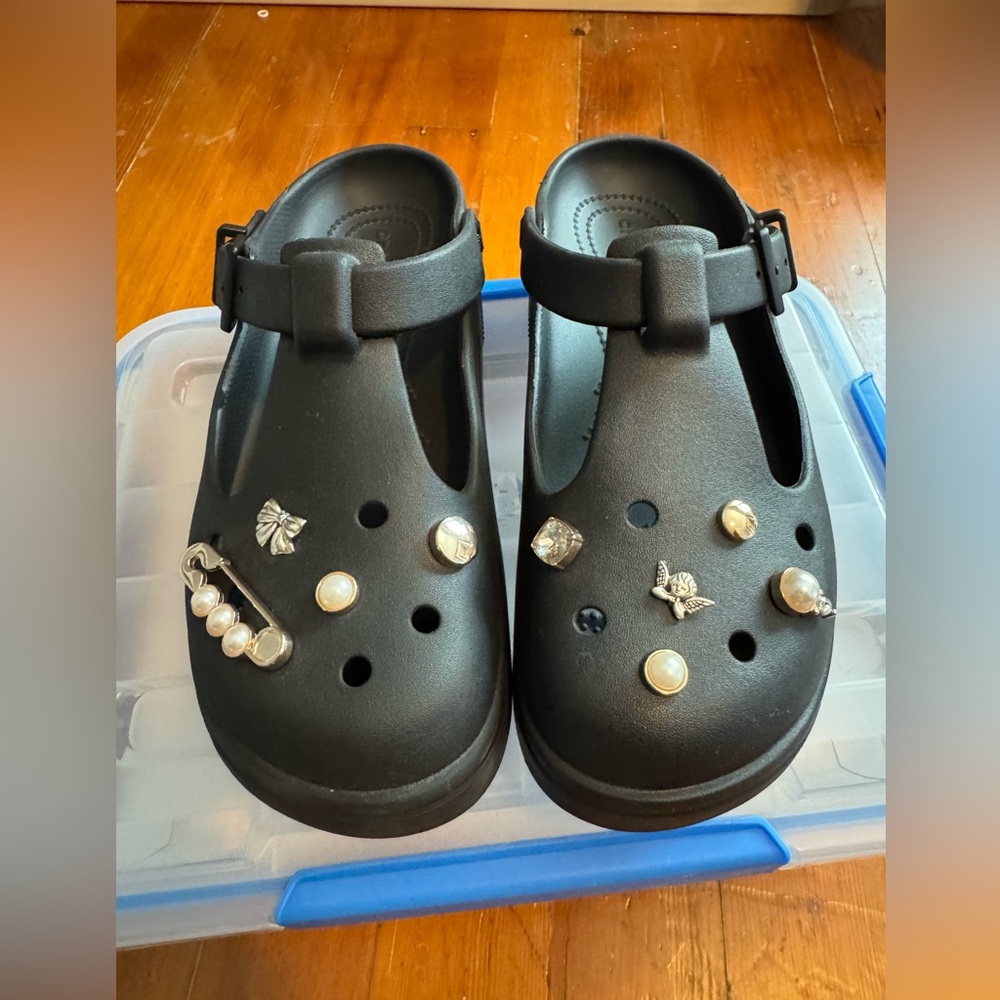 Crocs Mary Jane clogs, black, women’s size 9